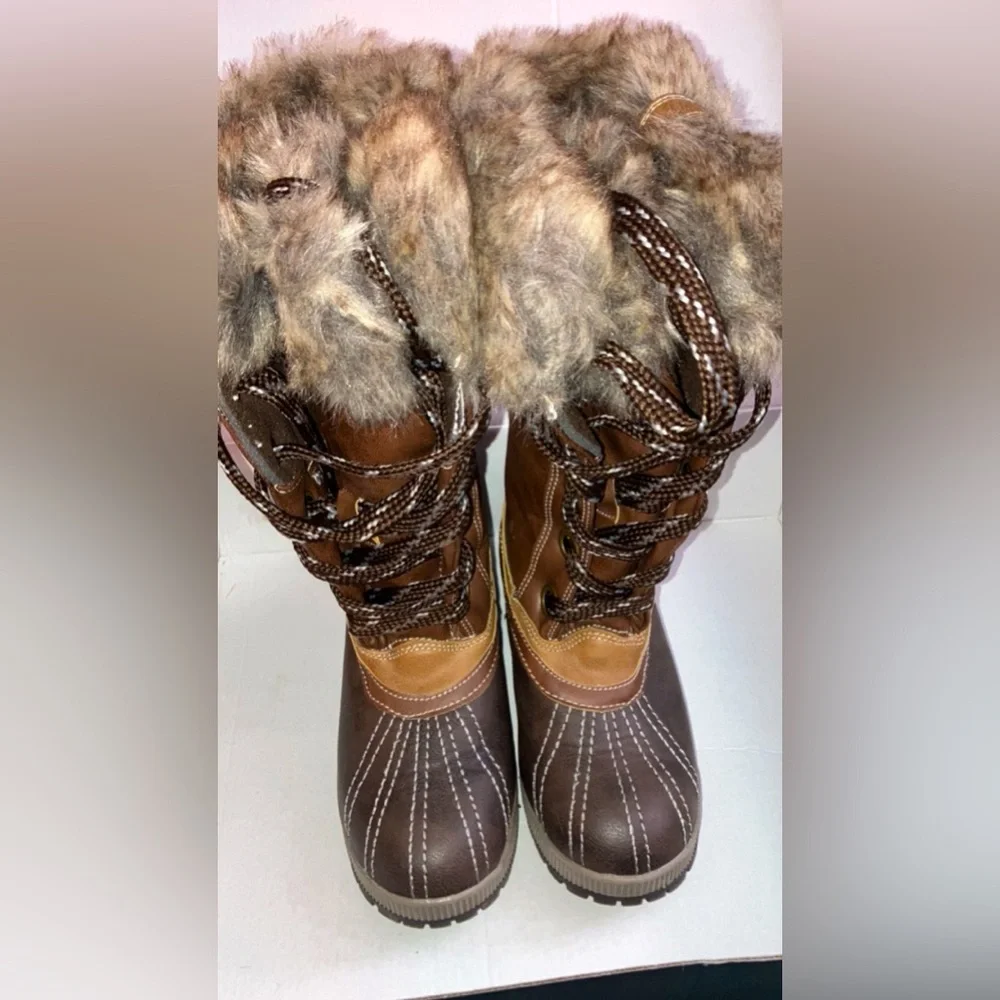 London Fog Melton Duck Boots - Picture 3 of 5
